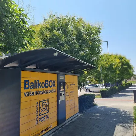 Exclusive - Free Parking Apartment *